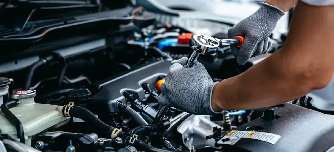 ¿Cuándo hacer una afinación de motor y qué incluye el servicio?